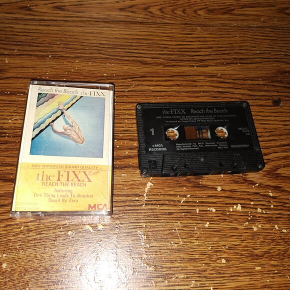 The Fixx - Reach the Beach on cassette (Island Records / MCA Records, 1983) - Picture 1 of 2